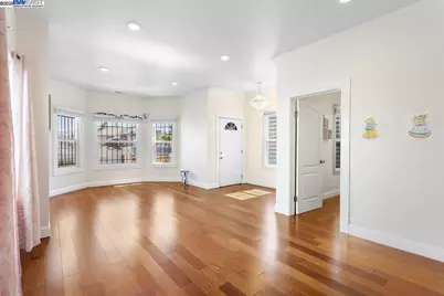 1539 International Blvd, Oakland, CA 94606 - Photo 27