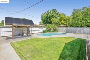 2011 Regis Dr, Davis, CA 95618 - Photo 31