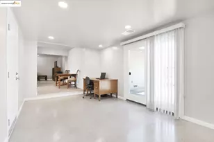 2011 Regis Dr, Davis, CA 95618 - Photo 17