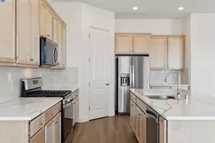 1058 Bradbury Dr, Discovery Bay, CA 94505 - Photo 11