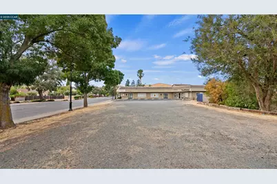 4156 Railroad Ave, Pittsburg, CA 94565 - Photo 3