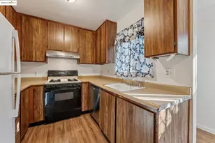 9663 Elmview, Oakland, CA 94603 - Photo 21