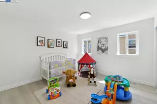 1739 22nd St, Oakland, CA 94606 - Photo 23