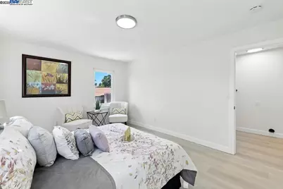 1739 22nd St, Oakland, CA 94606 - Photo 27