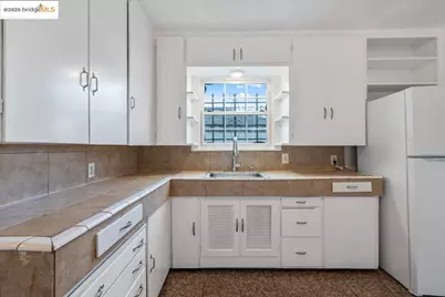 8806 Dowling St, Oakland, CA 94605 - Photo 7