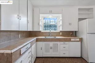 8806 Dowling St, Oakland, CA 94605 - Photo 7