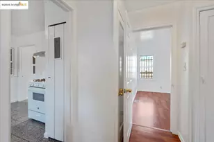 8806 Dowling St, Oakland, CA 94605 - Photo 13