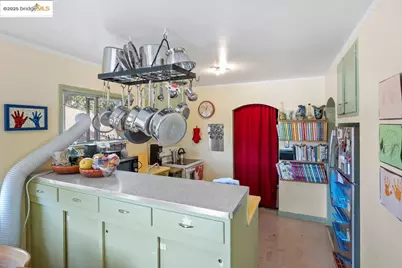 462 Cavour St, Oakland, CA 94618 - Photo 7