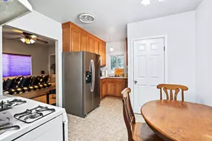 835 Apgar St, Oakland, CA 94608 - Photo 23