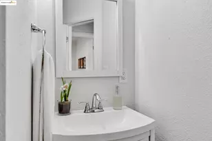 1715 67th Ave, Oakland, CA 94621 - Photo 25