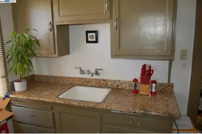 5103 Fairfax Ave, Oakland, CA 94601 - Photo 11