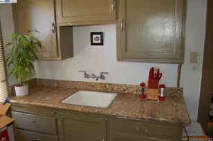 5103 Fairfax Ave, Oakland, CA 94601 - Photo 11