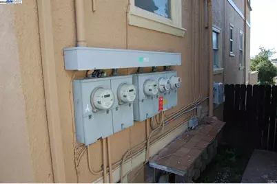 5103 Fairfax Ave, Oakland, CA 94601 - Photo 5