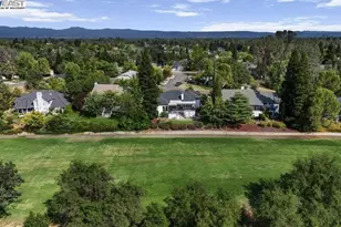 6038 Gleneagles Ct, Redding, CA 96003 - Photo 3