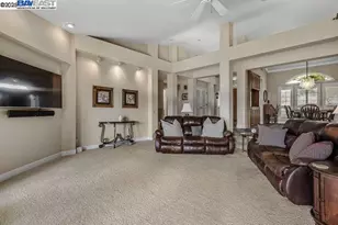 6038 Gleneagles Ct, Redding, CA 96003 - Photo 15