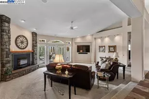 6038 Gleneagles Ct, Redding, CA 96003 - Photo 11