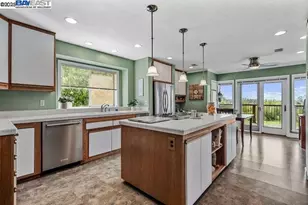 6038 Gleneagles Ct, Redding, CA 96003 - Photo 17