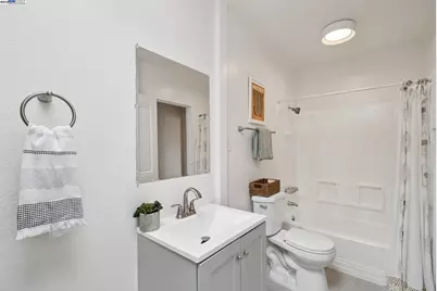 1805 Eagle Ave, Alameda, CA 94501 - Photo 21