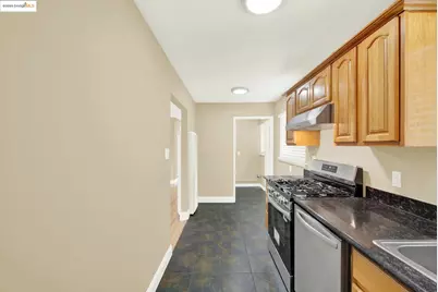 2125 102nd Ave, Oakland, CA 94603 - Photo 9