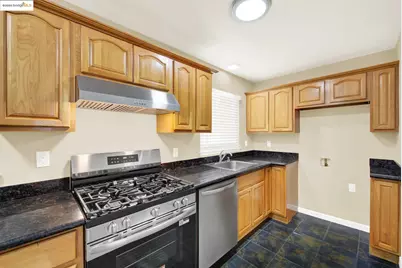 2125 102nd Ave, Oakland, CA 94603 - Photo 5