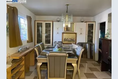 847 81st St, Los Angeles, CA 90044 - Photo 5