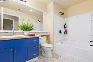 1121 40th St, Emeryville, CA 94608 - Photo 9
