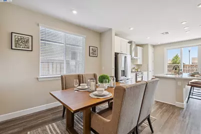 15492 Warbler Pl, Lathrop, CA 95330 - Photo 9