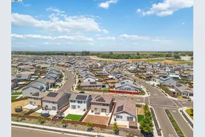 15492 Warbler Pl, Lathrop, CA 95330 - Photo 41