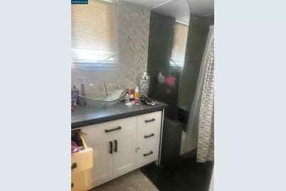 1161 64th St, Oakland, CA 94608 - Photo 21