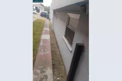 1161 64th St, Oakland, CA 94608 - Photo 33