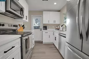 235 Pebblecreek Ct, Martinez, CA 94553 - Photo 3