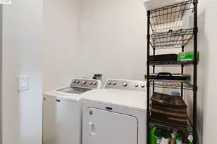 410 Webster St, Oakland, CA 94607 - Photo 29