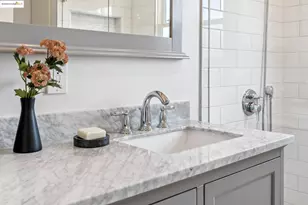 4170 Emerald St, Oakland, CA 94609 - Photo 13