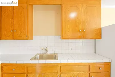 7940 Bancroft Avenue, Oakland, CA 94605 - Photo 3