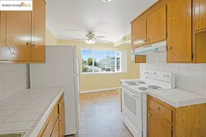 7940 Bancroft Avenue, Oakland, CA 94605 - Photo 5