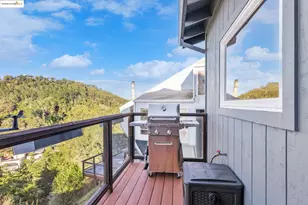 58 Villanova Dr, Oakland, CA 94611 - Photo 25