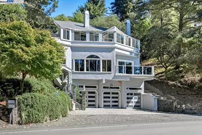 7716 Skyline Blvd, Oakland, CA 94611 - Photo 3