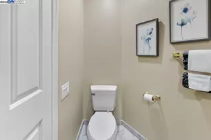 7716 Skyline Blvd, Oakland, CA 94611 - Photo 47