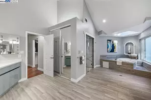 7716 Skyline Blvd, Oakland, CA 94611 - Photo 29