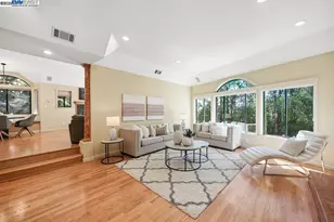 7716 Skyline Blvd, Oakland, CA 94611 - Photo 35