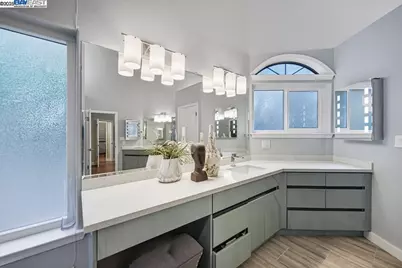 7716 Skyline Blvd, Oakland, CA 94611 - Photo 31