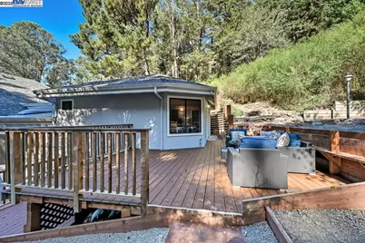 7716 Skyline Blvd, Oakland, CA 94611 - Photo 51