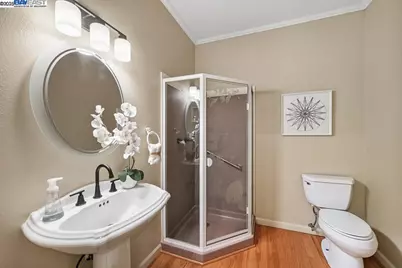 7716 Skyline Blvd, Oakland, CA 94611 - Photo 33