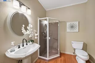 7716 Skyline Blvd, Oakland, CA 94611 - Photo 33