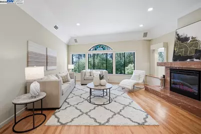 7716 Skyline Blvd, Oakland, CA 94611 - Photo 11