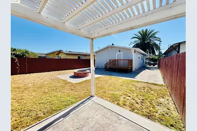 1321 60th Ave, Oakland, CA 94621 - Photo 13
