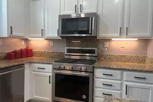 9404 Dunbar Dr, Oakland, CA 94603 - Photo 7