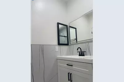 9404 Dunbar Dr, Oakland, CA 94603 - Photo 47