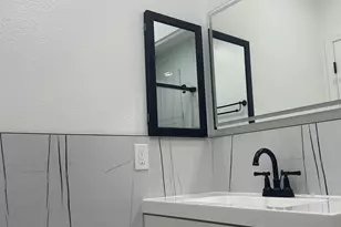 9404 Dunbar Dr, Oakland, CA 94603 - Photo 47