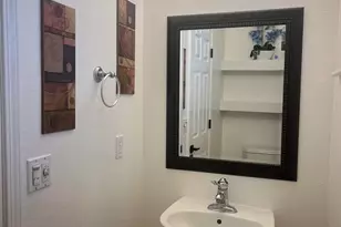 9404 Dunbar Dr, Oakland, CA 94603 - Photo 15